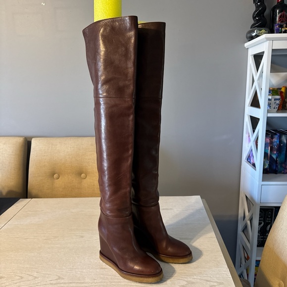 Celine - Picture 2 of 9